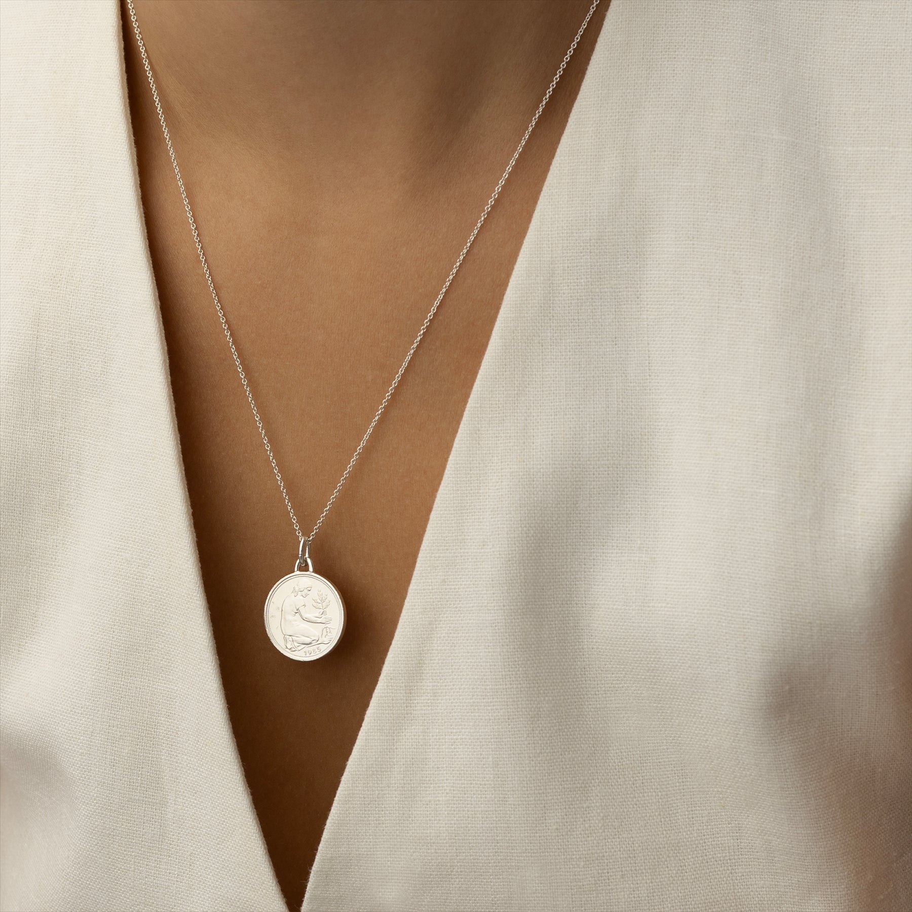 Collier avec pièce de monnaie allemande | Pendentif médaillon | Plaqué rhodium 50 pfennigs | 1950-2001
