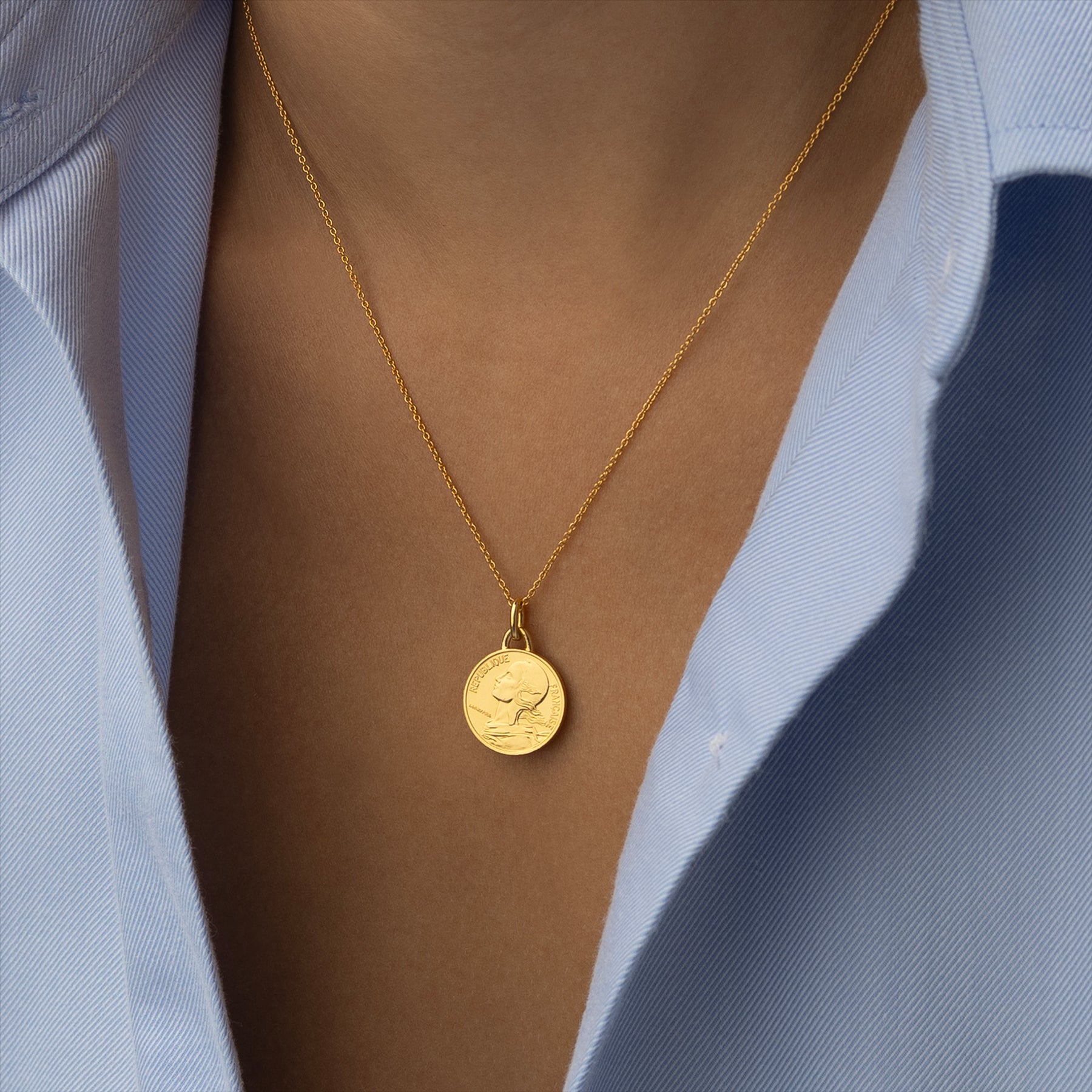 Collier pièce de monnaie française | Pendentif médaillon | Plaqué or 18 carats 5 centimes | 1966-2001