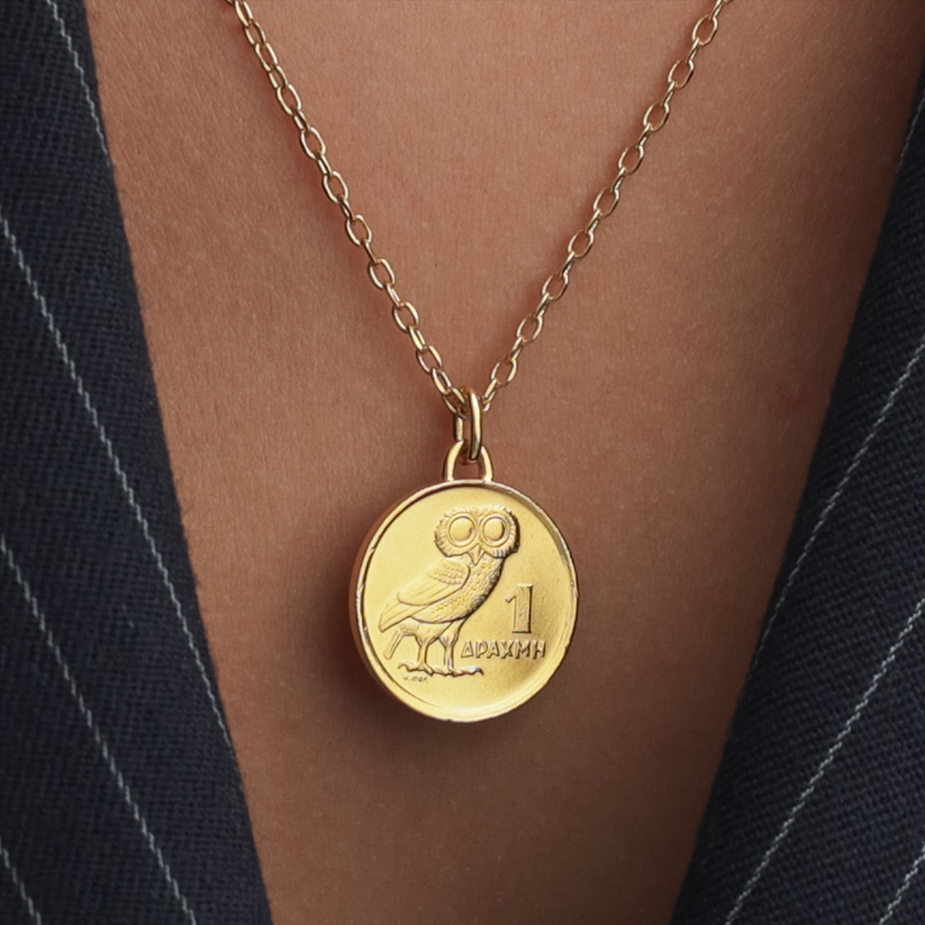 Collier plaqué or 24 carats avec véritable pièce grecque d'une drachme | Médaillon | Chouette | 1973