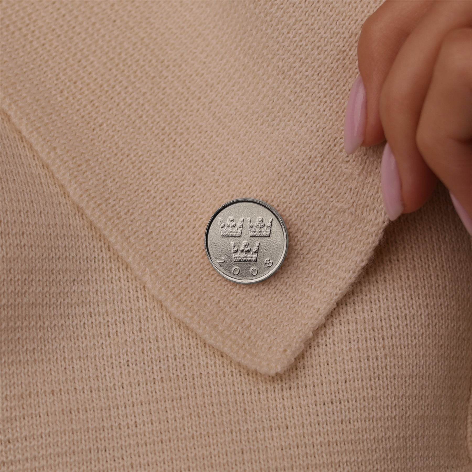Broche et insigne de pièce de monnaie suédoise | Bijoux vintage de collection | 50 pièces plaquées nickel | Trois couronnes