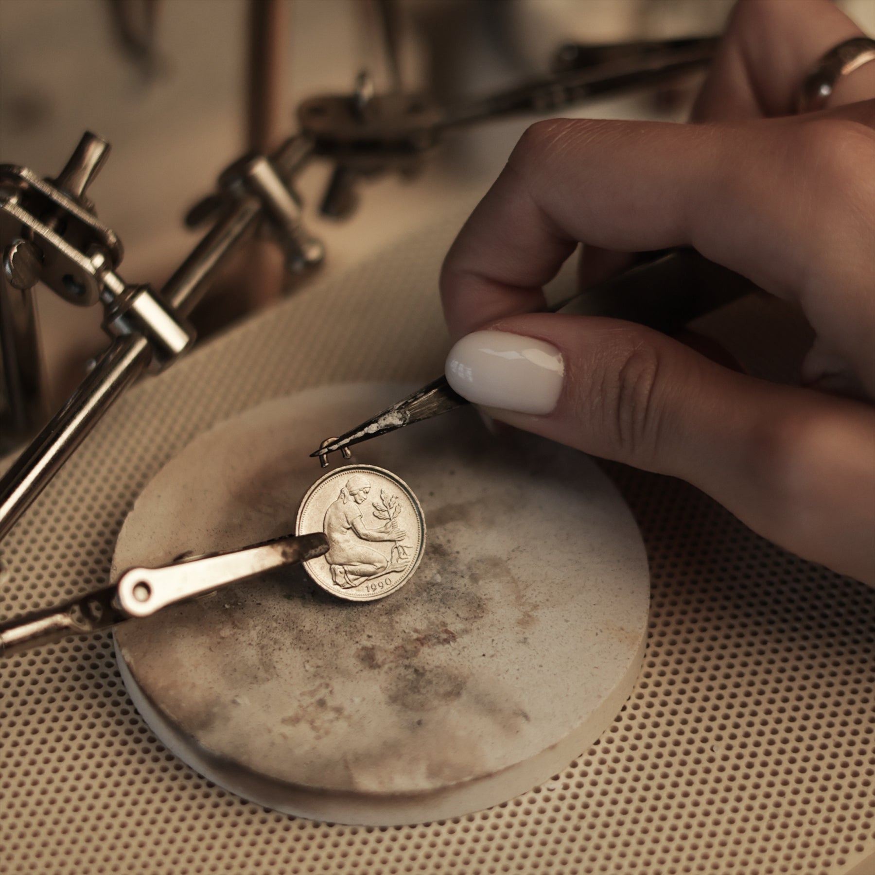 Collier avec pièce de monnaie allemande | Pendentif médaillon | Plaqué rhodium 50 pfennigs | 1950-2001