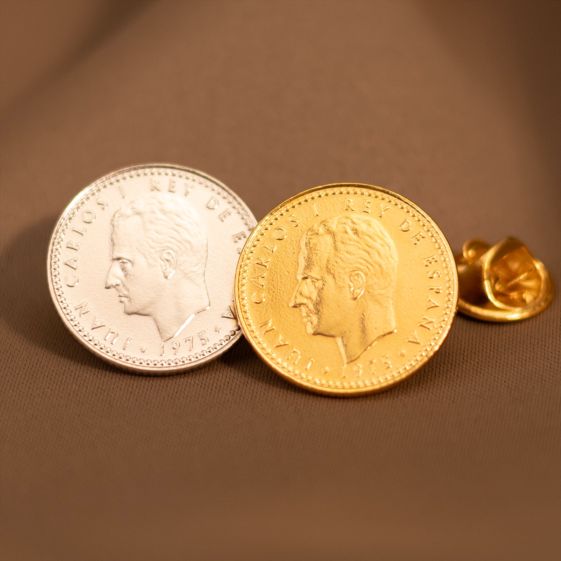 Spanish Coin Pin Brooch Badge | Vintage Collectible Jewelry | 1 Peseta 18K Gold Plated | King Juan Carlos I