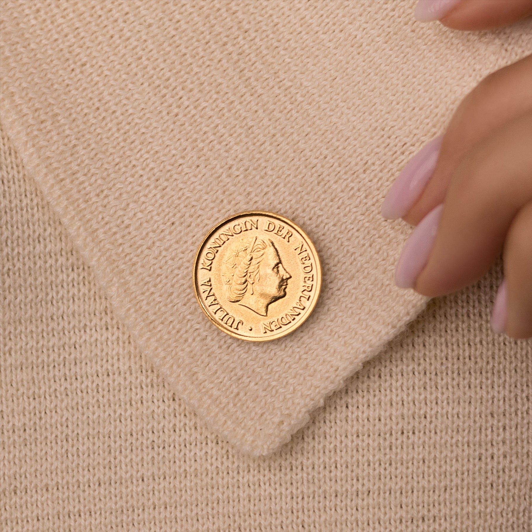 Dutch Coin Pin Brooch Badge | Vintage Collectible Jewelry | 5 Cent 18K Gold Plated | Queen Juliana