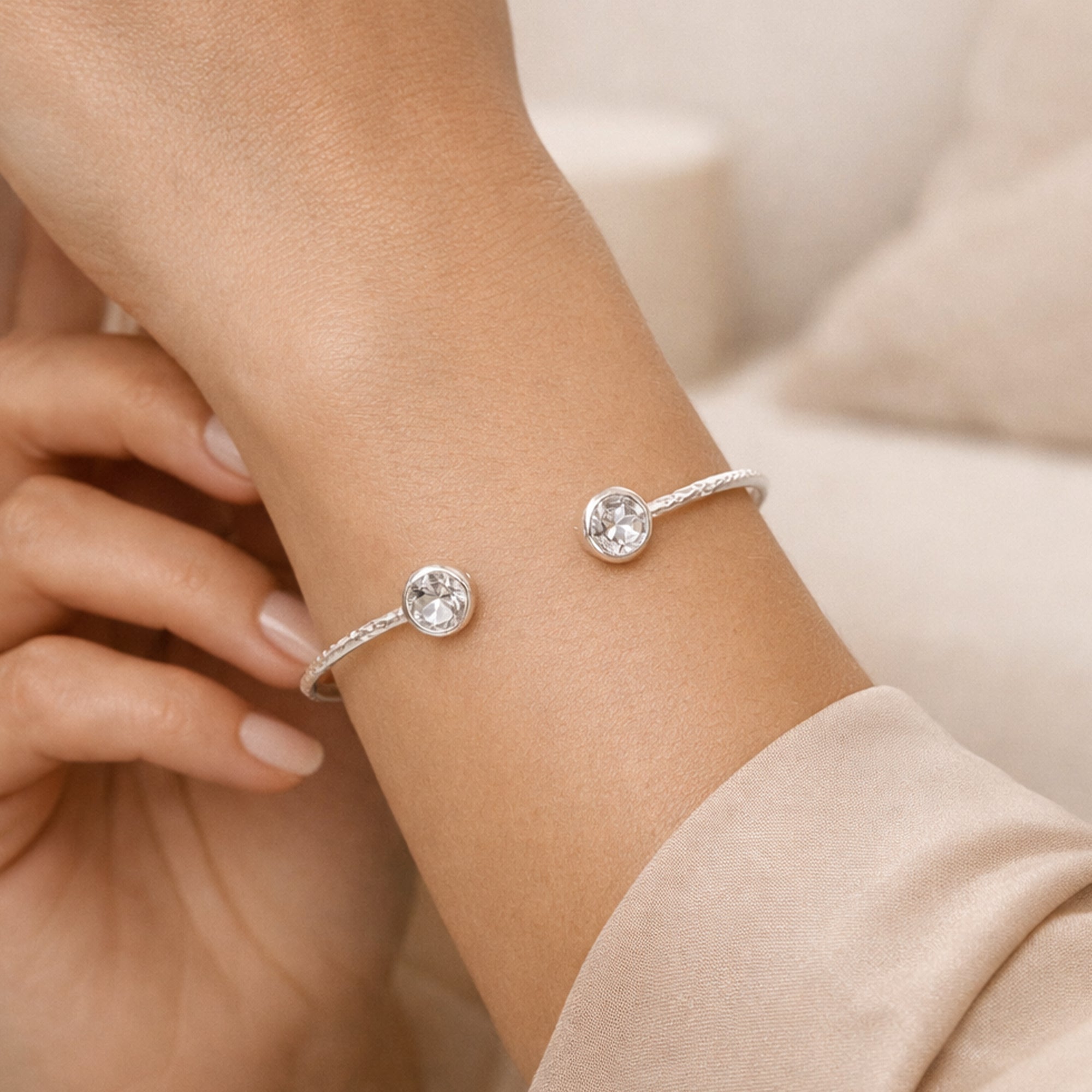 Handmade Sterling Silver Lumen White Topaz Bracelet